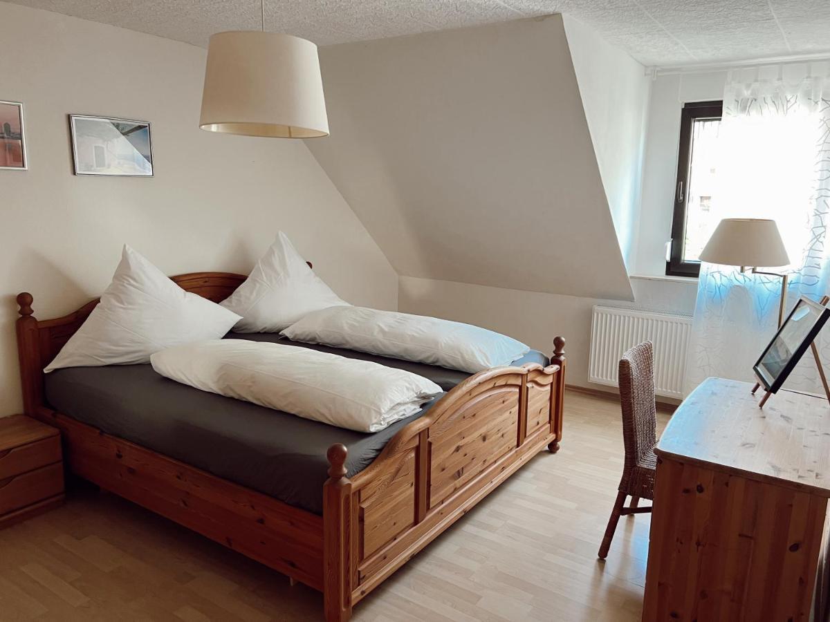 Ferienwohnung Moselflair Mit Direktem Blick Auf Die Mosel Und Weinberge Oberfell Экстерьер фото